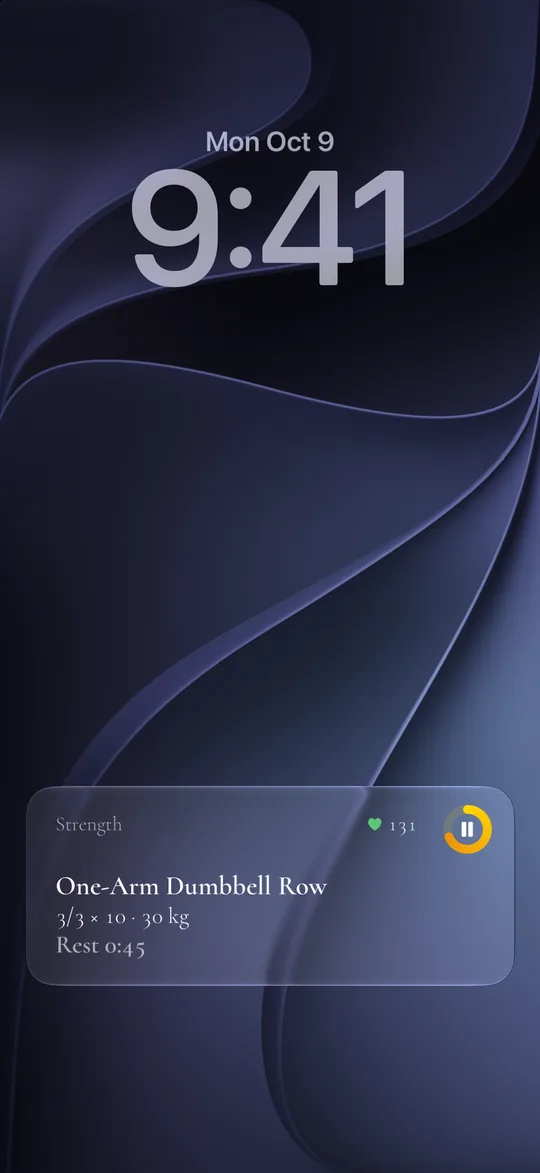 Pasta’s Live Activity on the Lock Screen: One-Arm Dumbbell Row, set 3 of 3, resting with 45 seconds left.